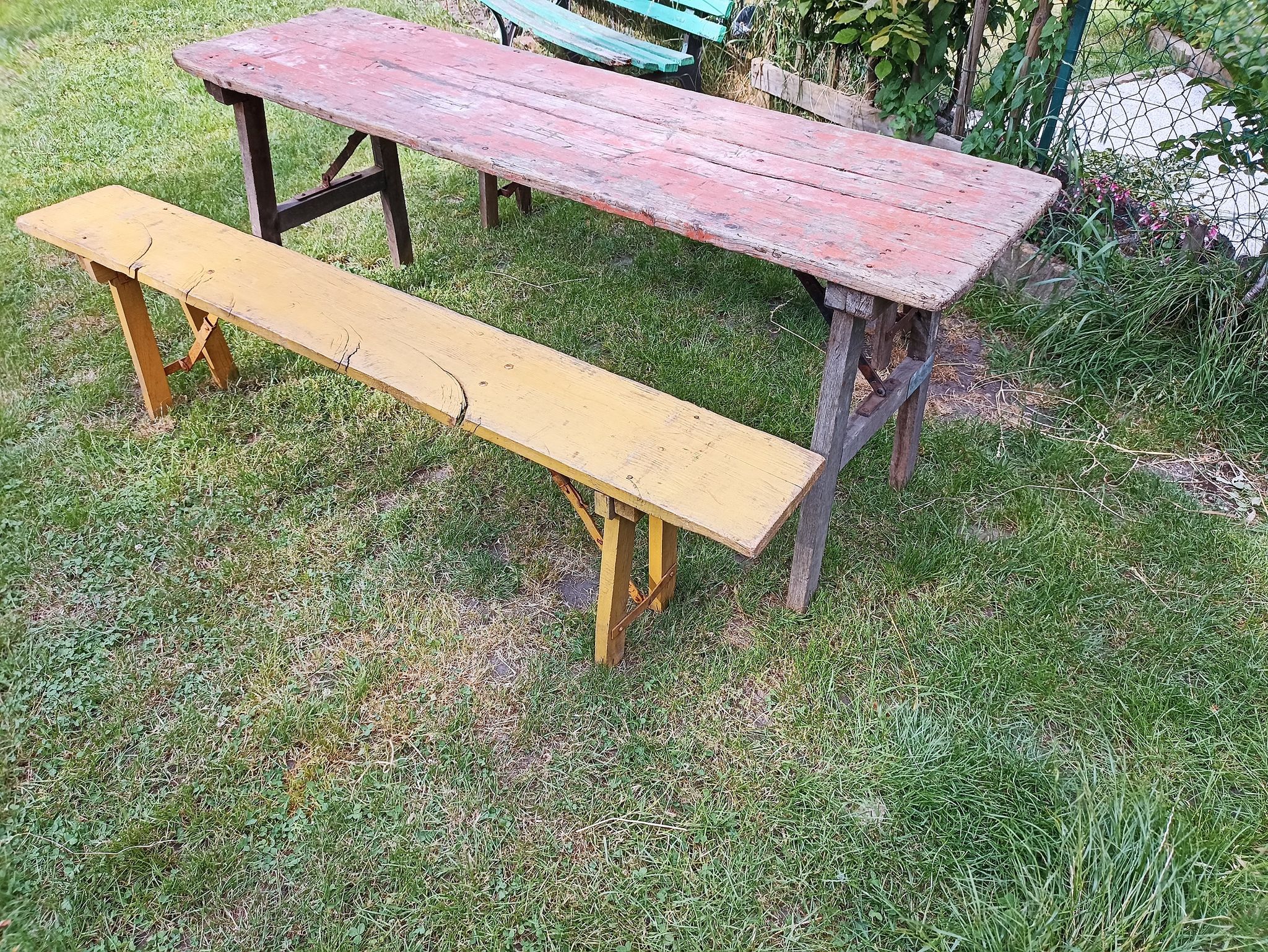 Table + 2 brewery benches - former brewery l.f. haag ingwiller - prey