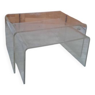 2 plexiglass nesting tables