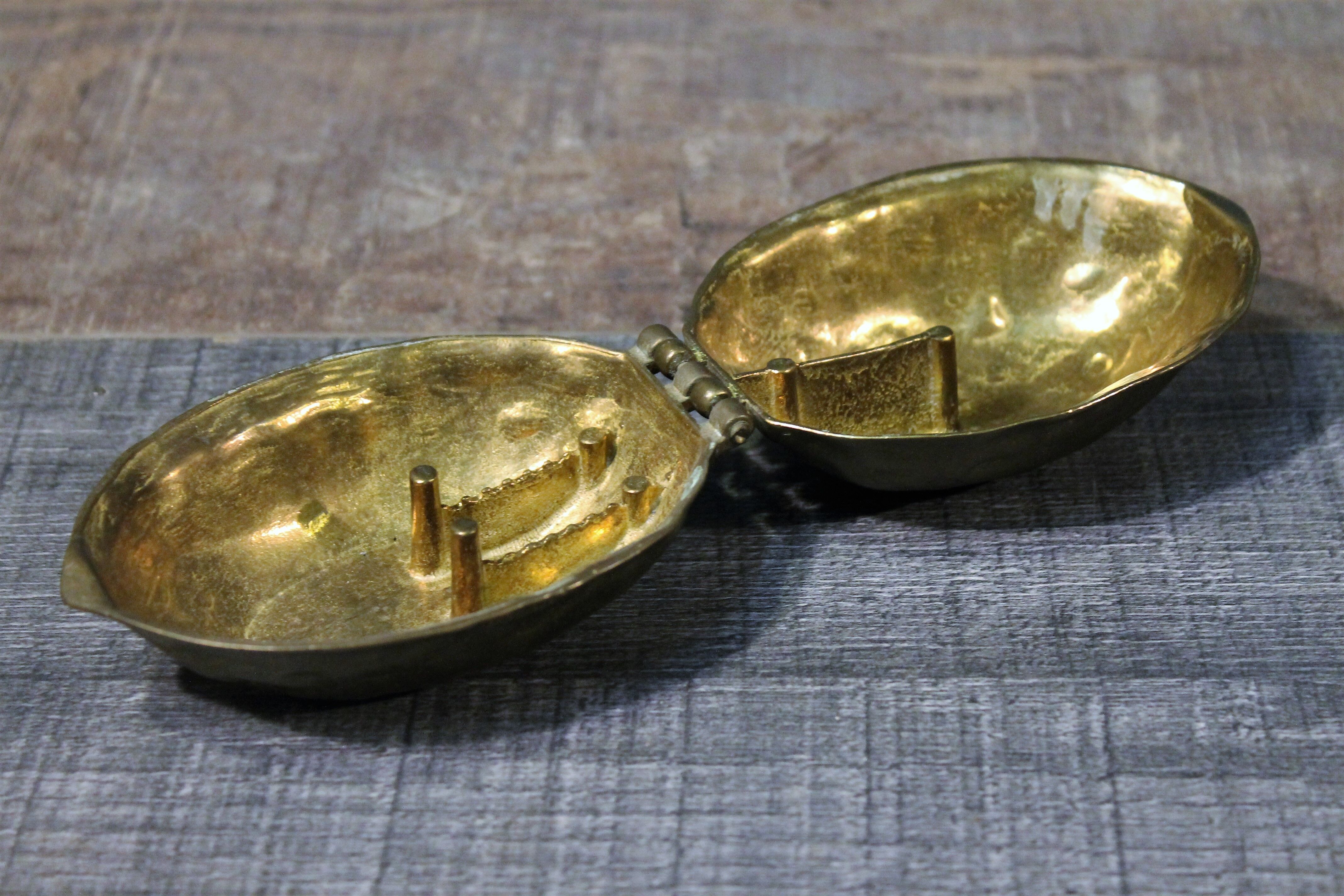Ashtray nuts 1960