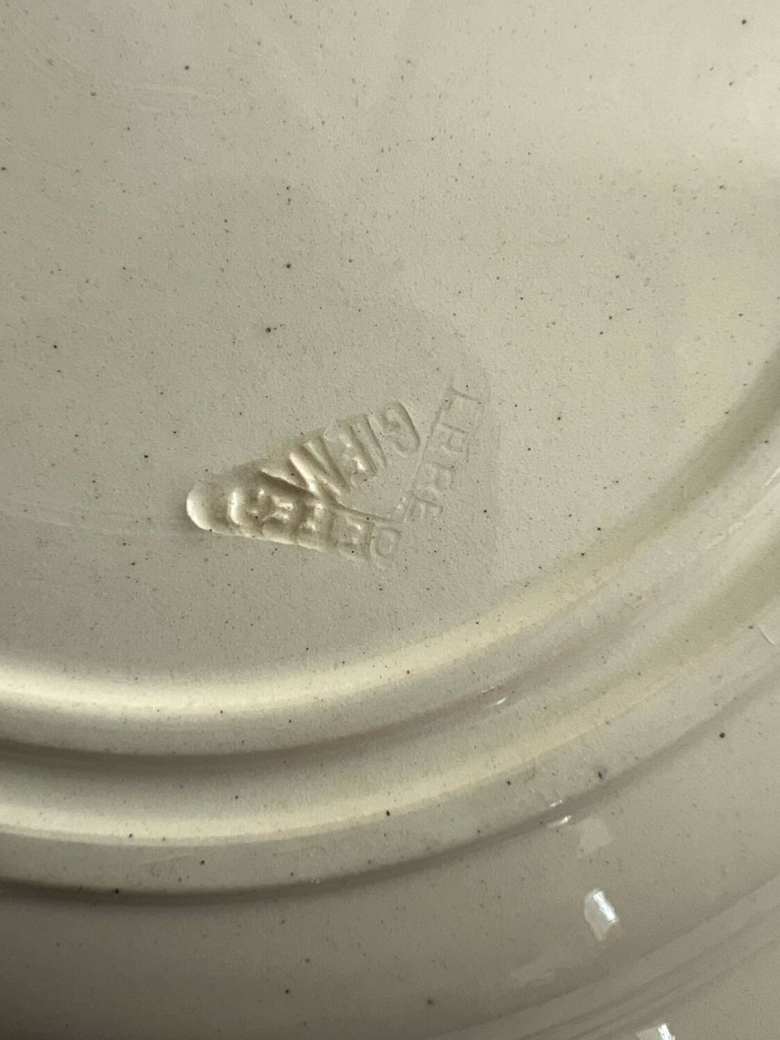 Set of 8 gien 1937 garland soup plates