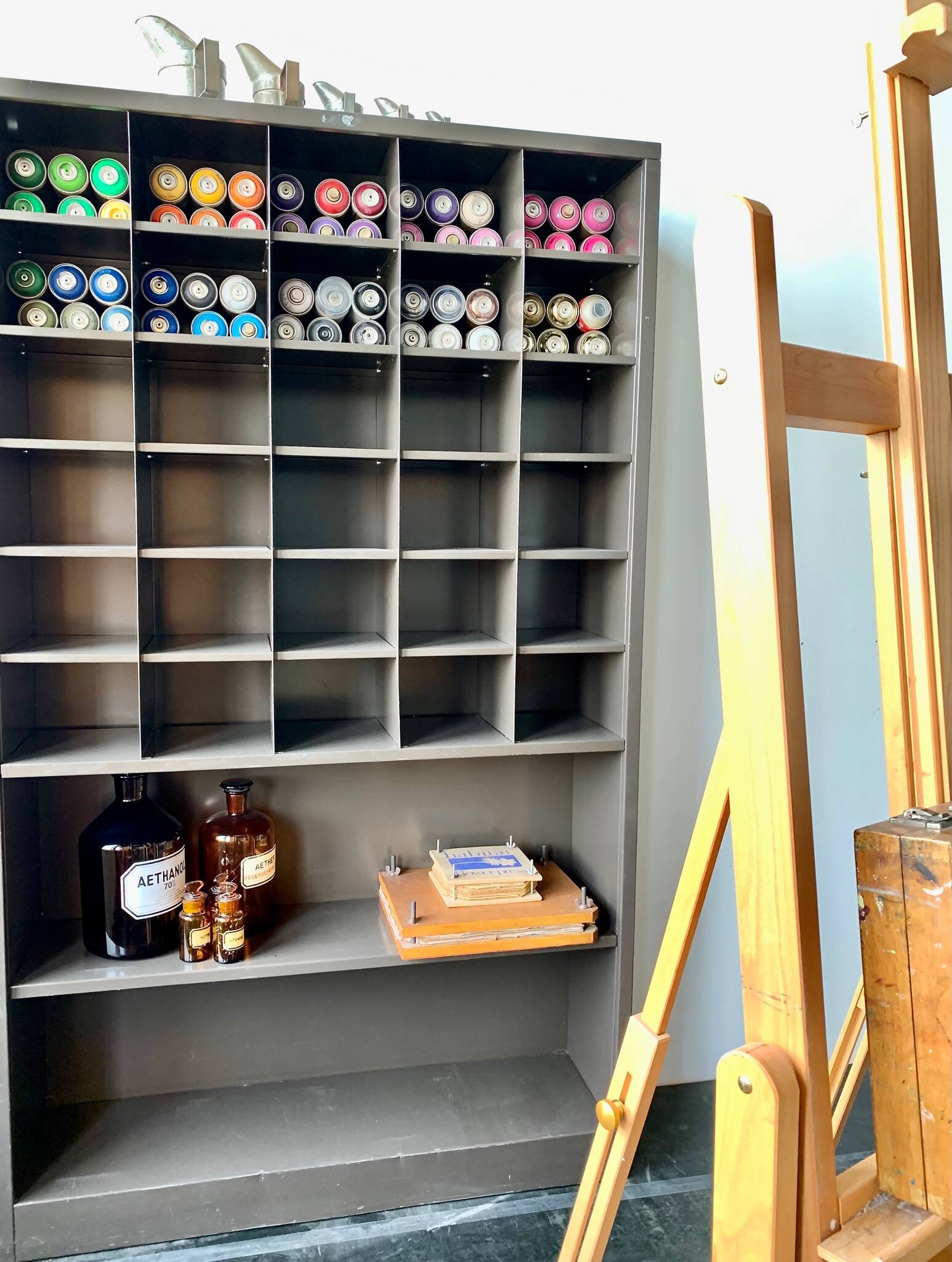 Industrial storage cabinet