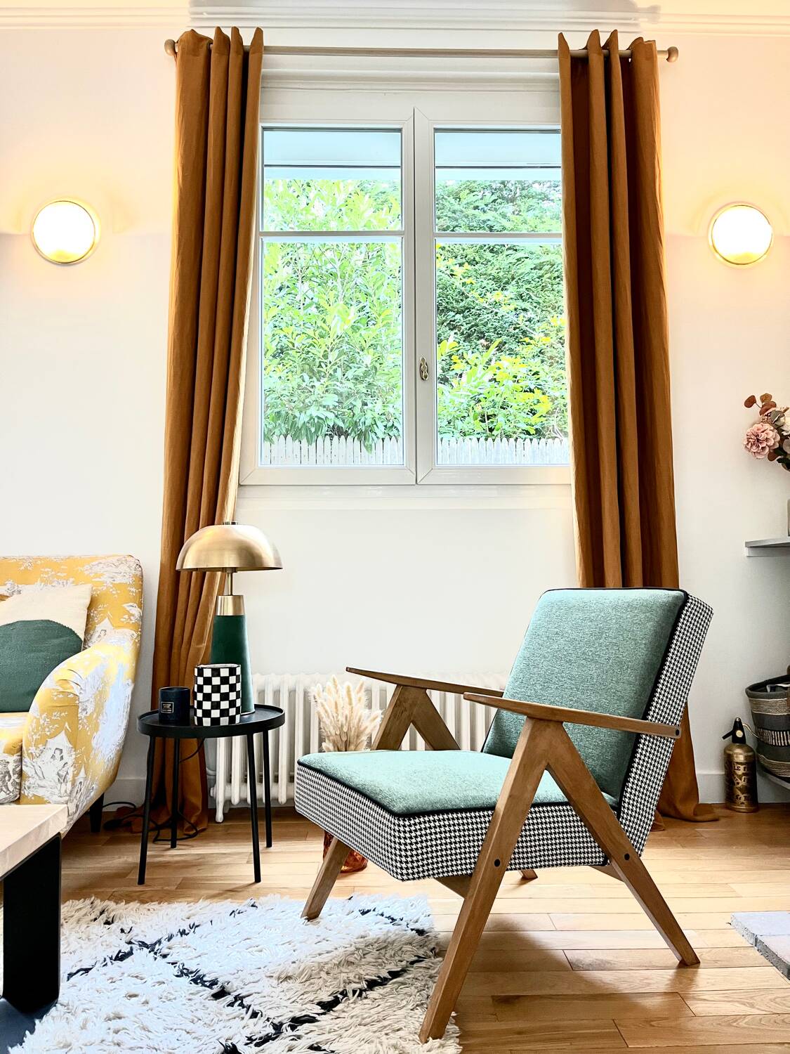 Kompas sky blue tulle armchair