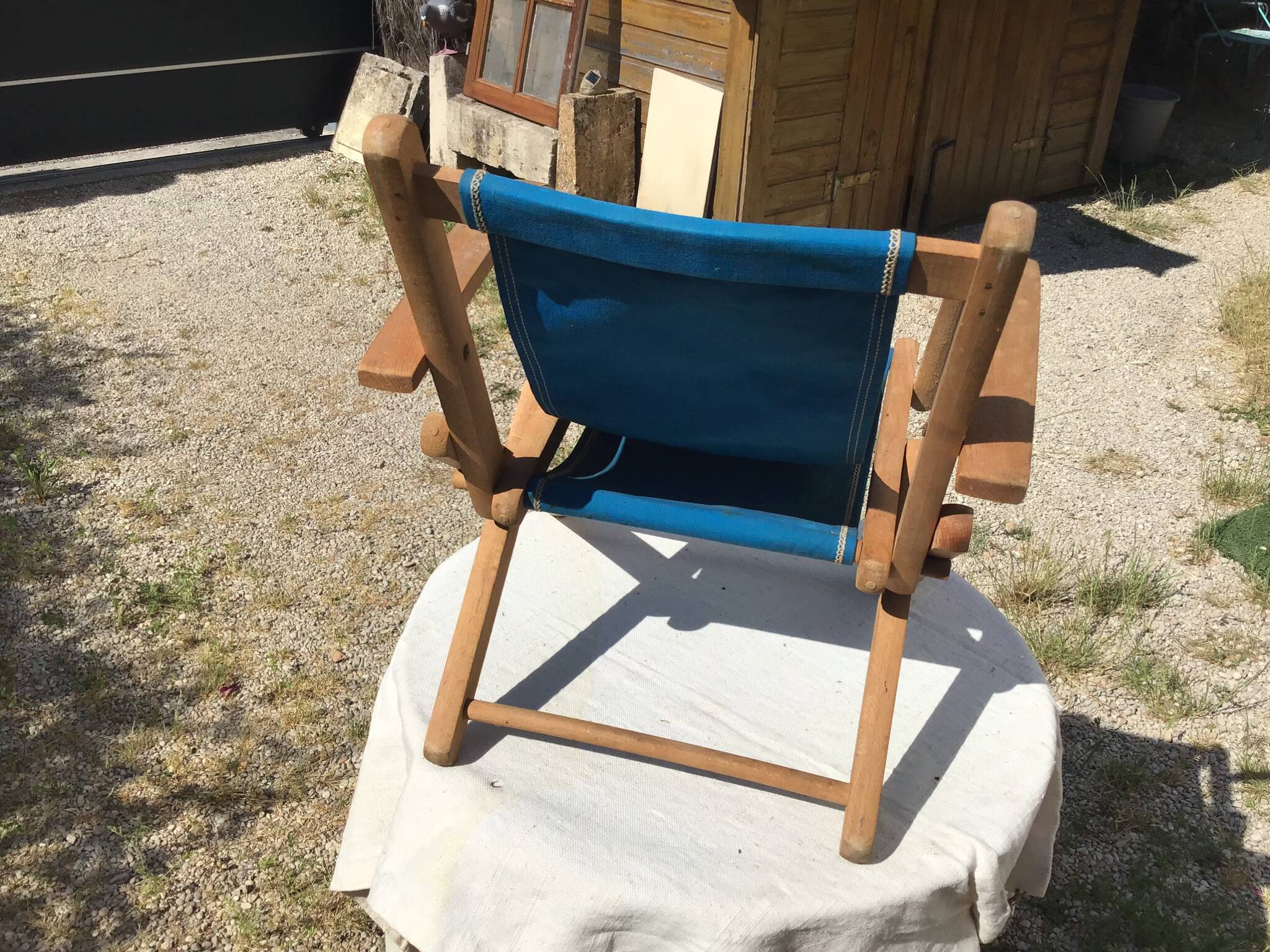 Small folding canvas children's armchair for beach camping