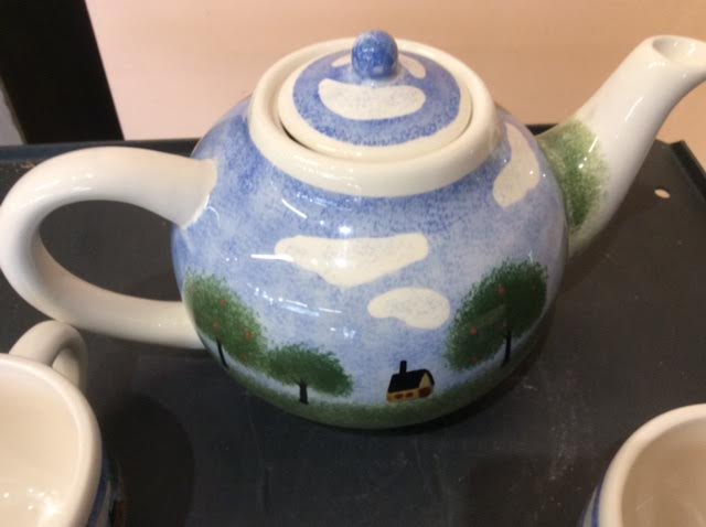Teapot with 3 cups