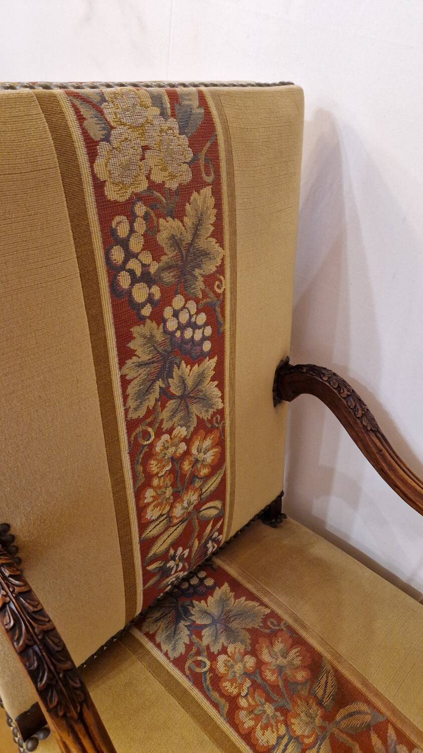 Pair of Renaissance armchairs