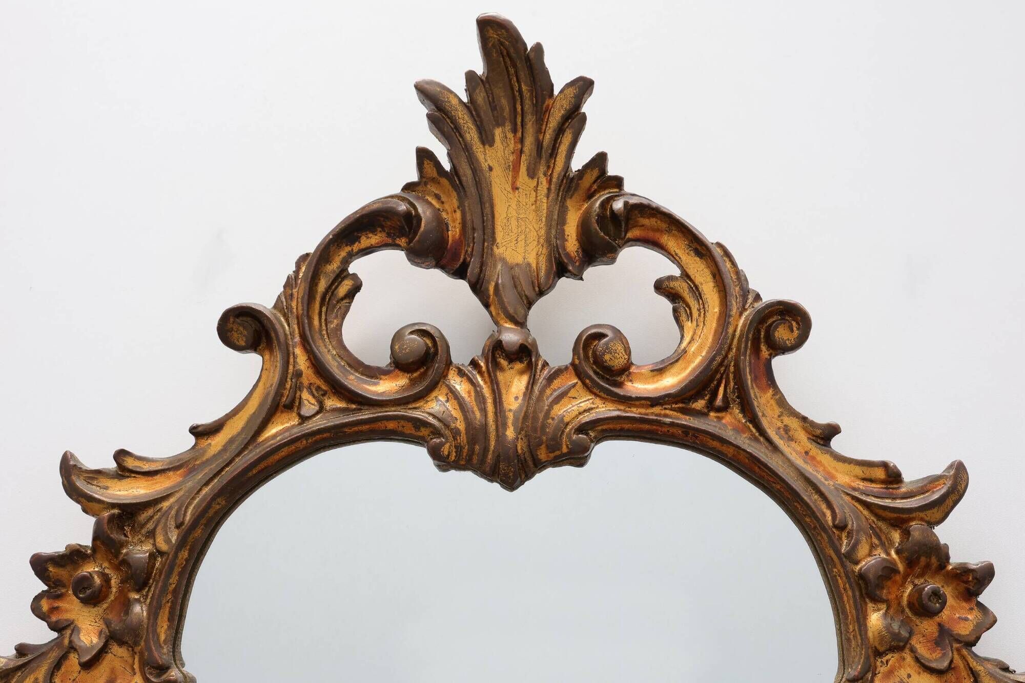 Florentine Style Giltwood Mirror with Acanthus Crest, Italy, 20th Century