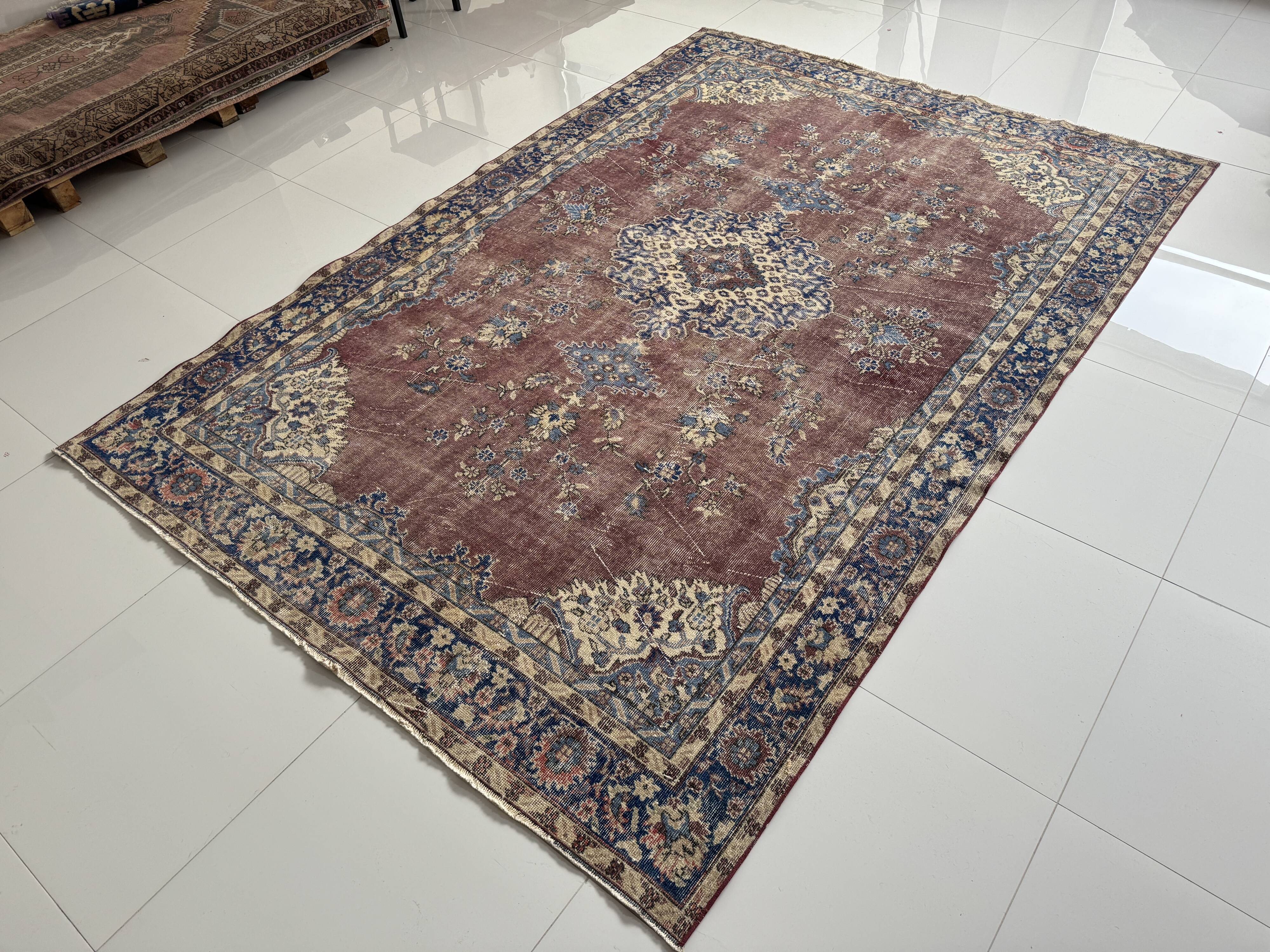 Tapis oriental vintage 205x300 cm, laine nouée à la main, tons rouge bleu beige, tapis turc