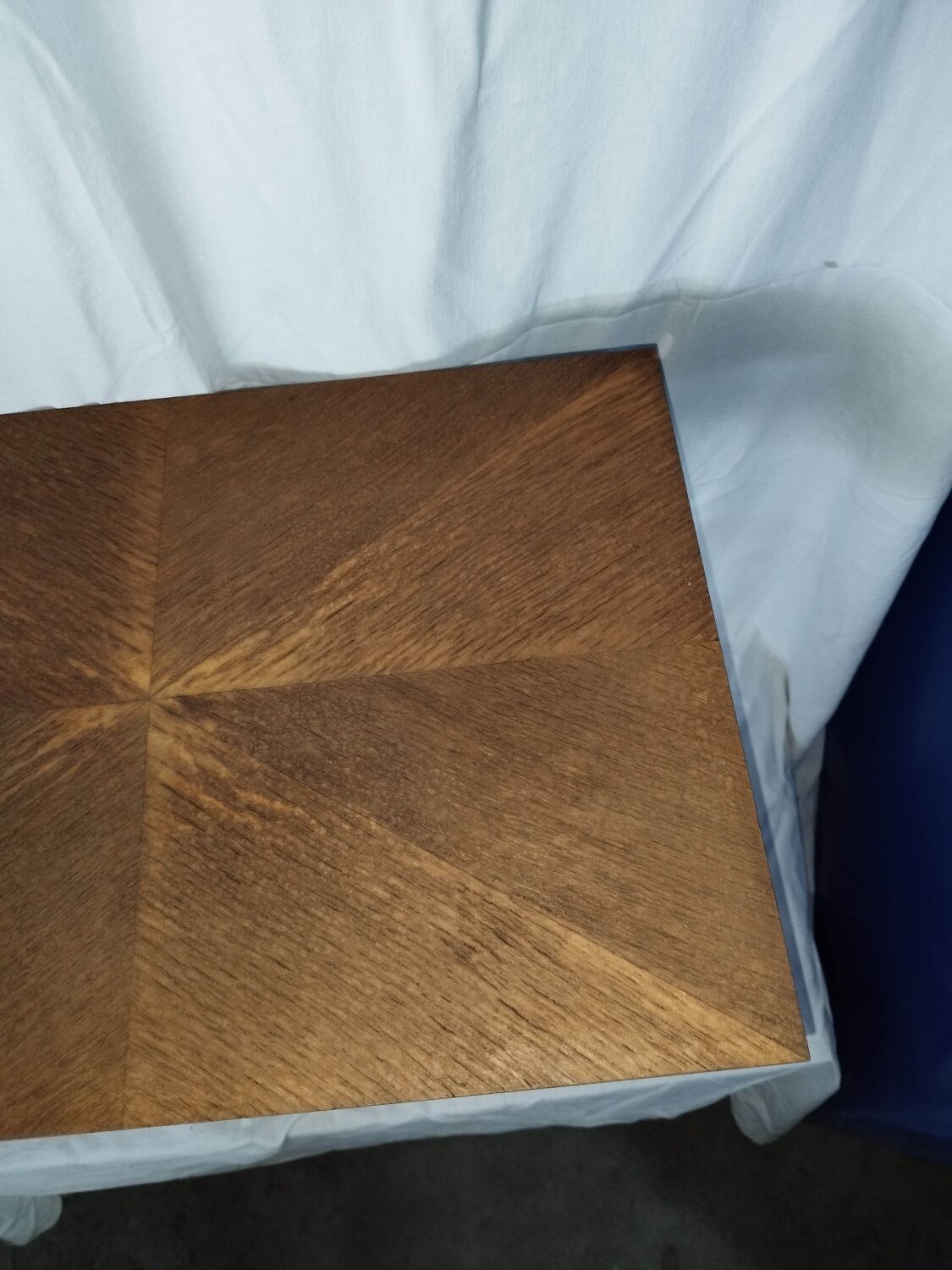 Coffee table from the 50s spindle feet