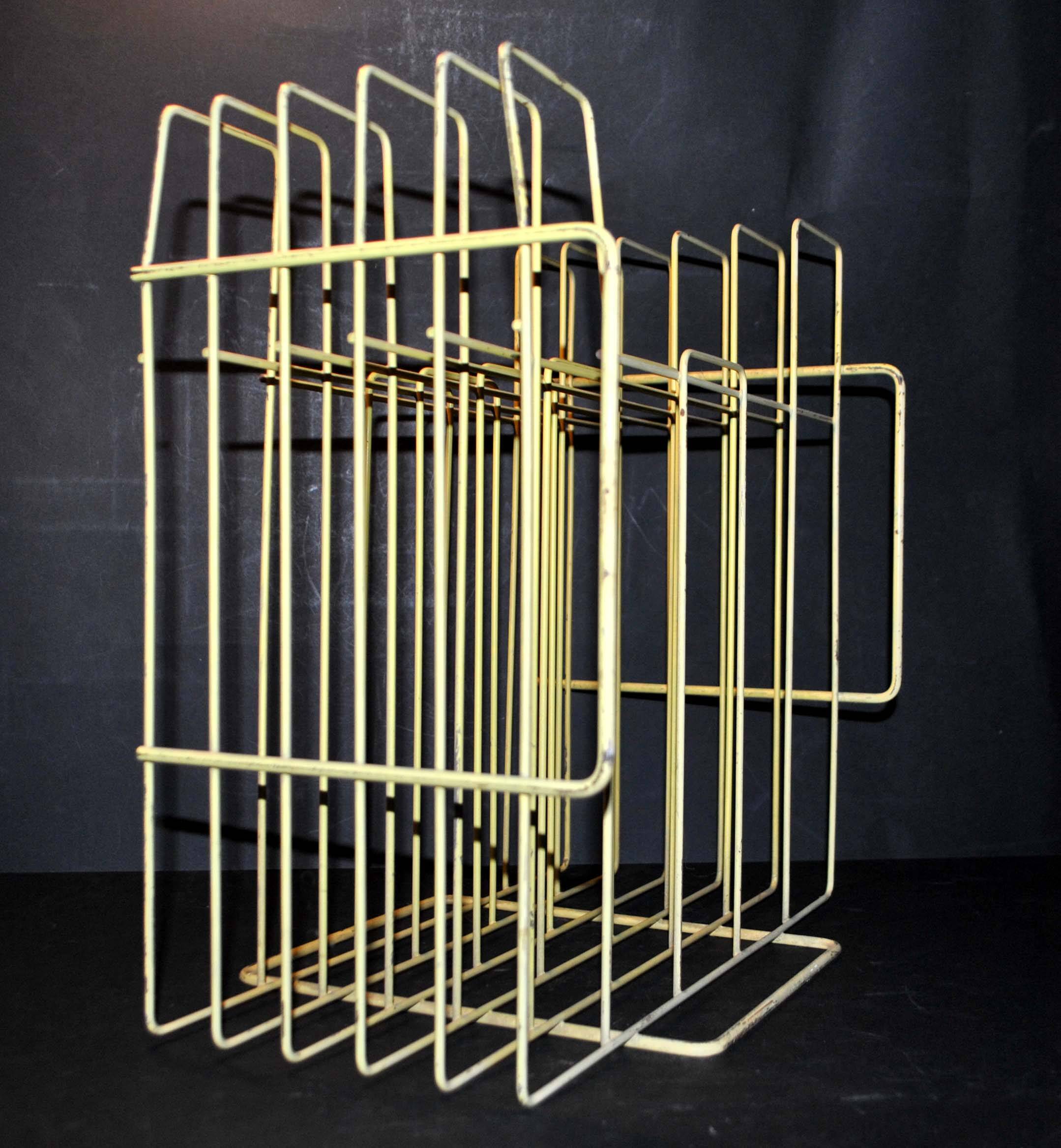 Vinyl record holder / graphic design magazines in yellow metal 1960-1970