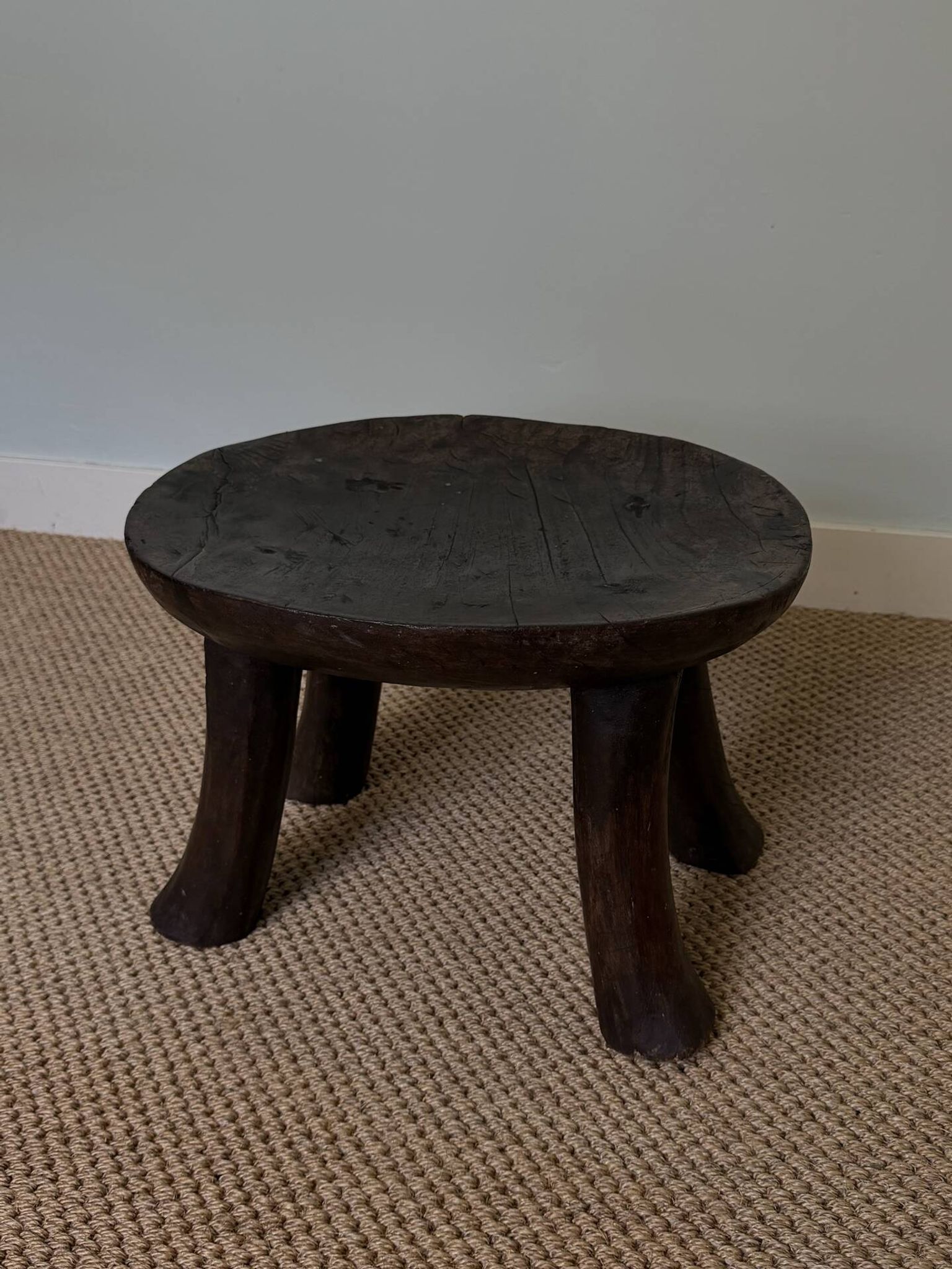 Monoxyle stool in carved wood – Ivory Coast