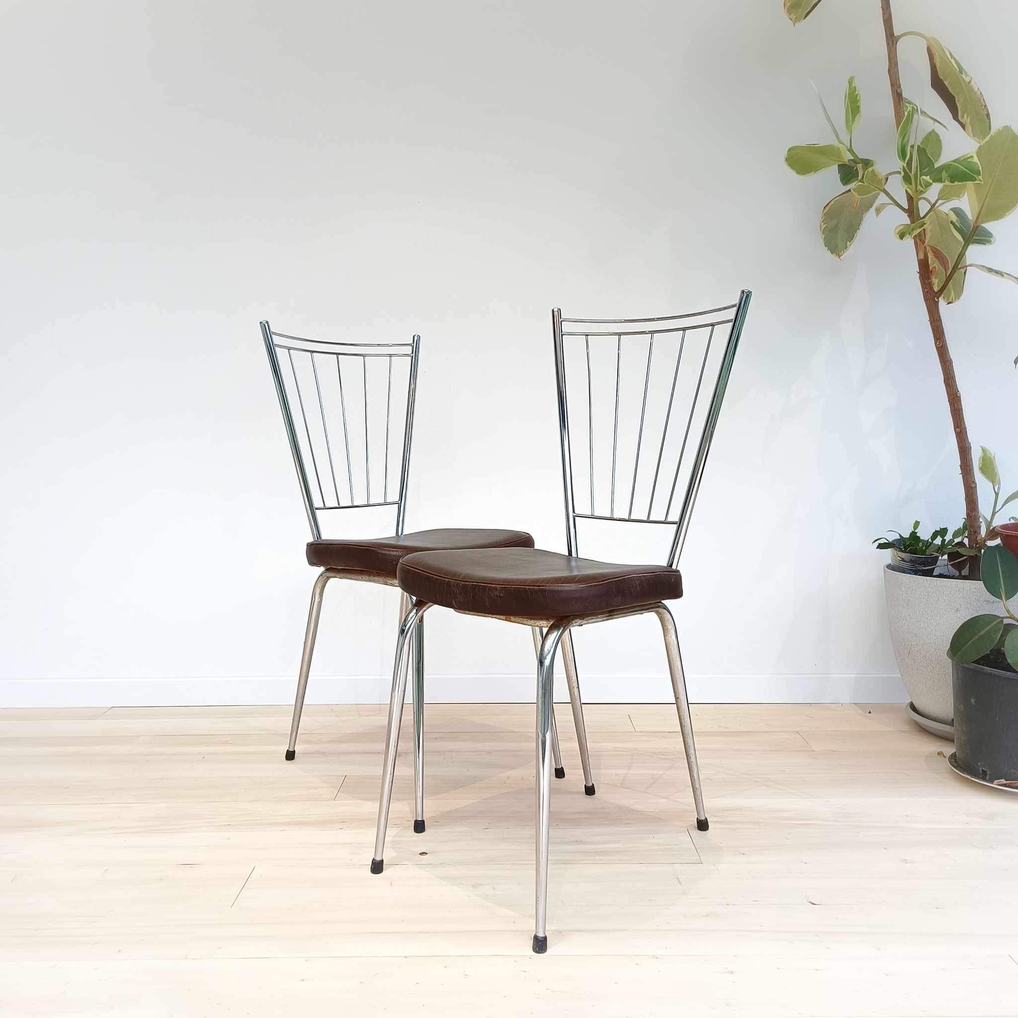 Paire de chaises années 70