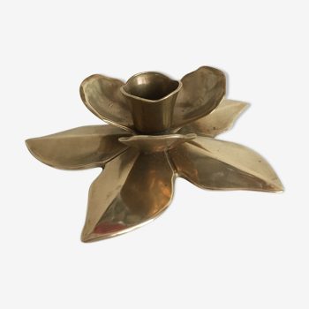 Flower-shaped brass candleholder