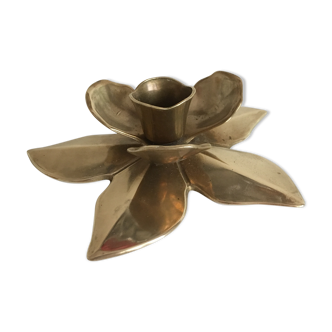 Flower-shaped brass candleholder