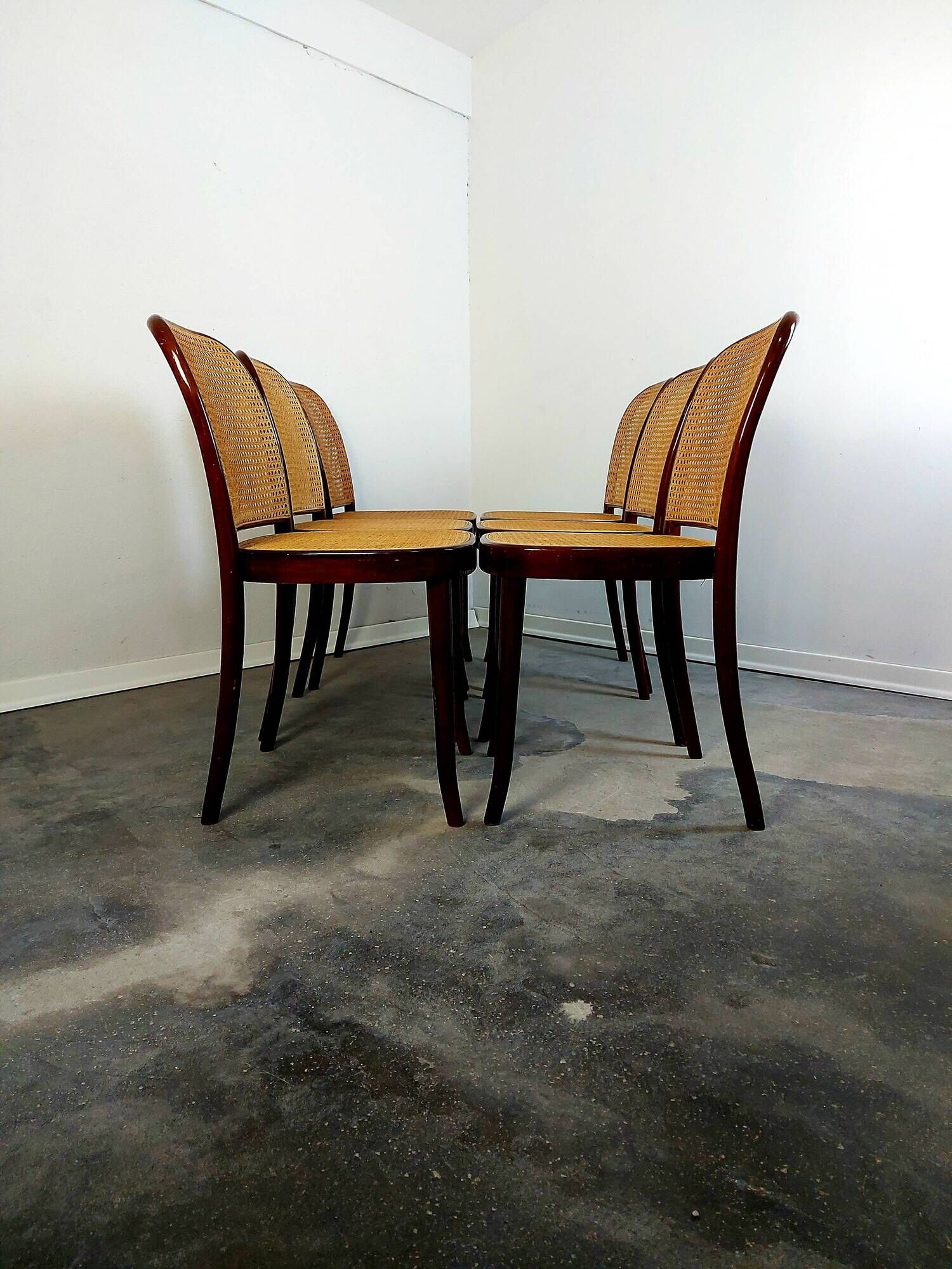 Prague Chair, no. 811 Bentwood, 1980s, 1 of 6