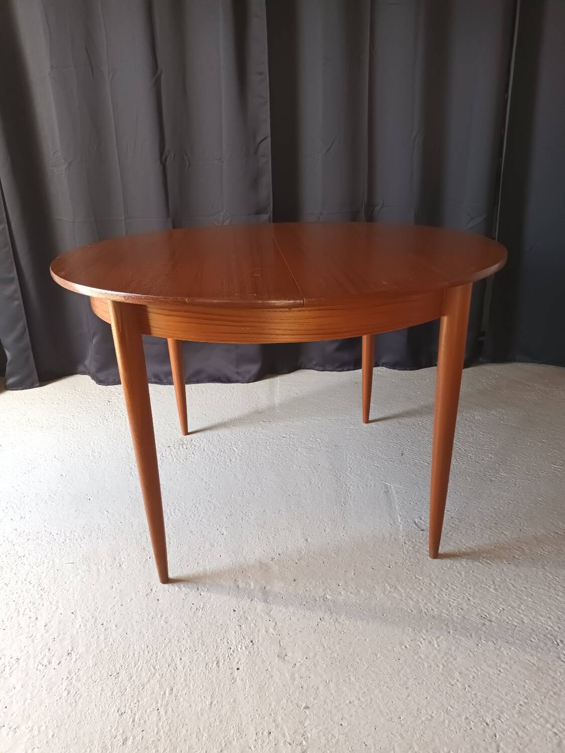 Vintage round extendable table