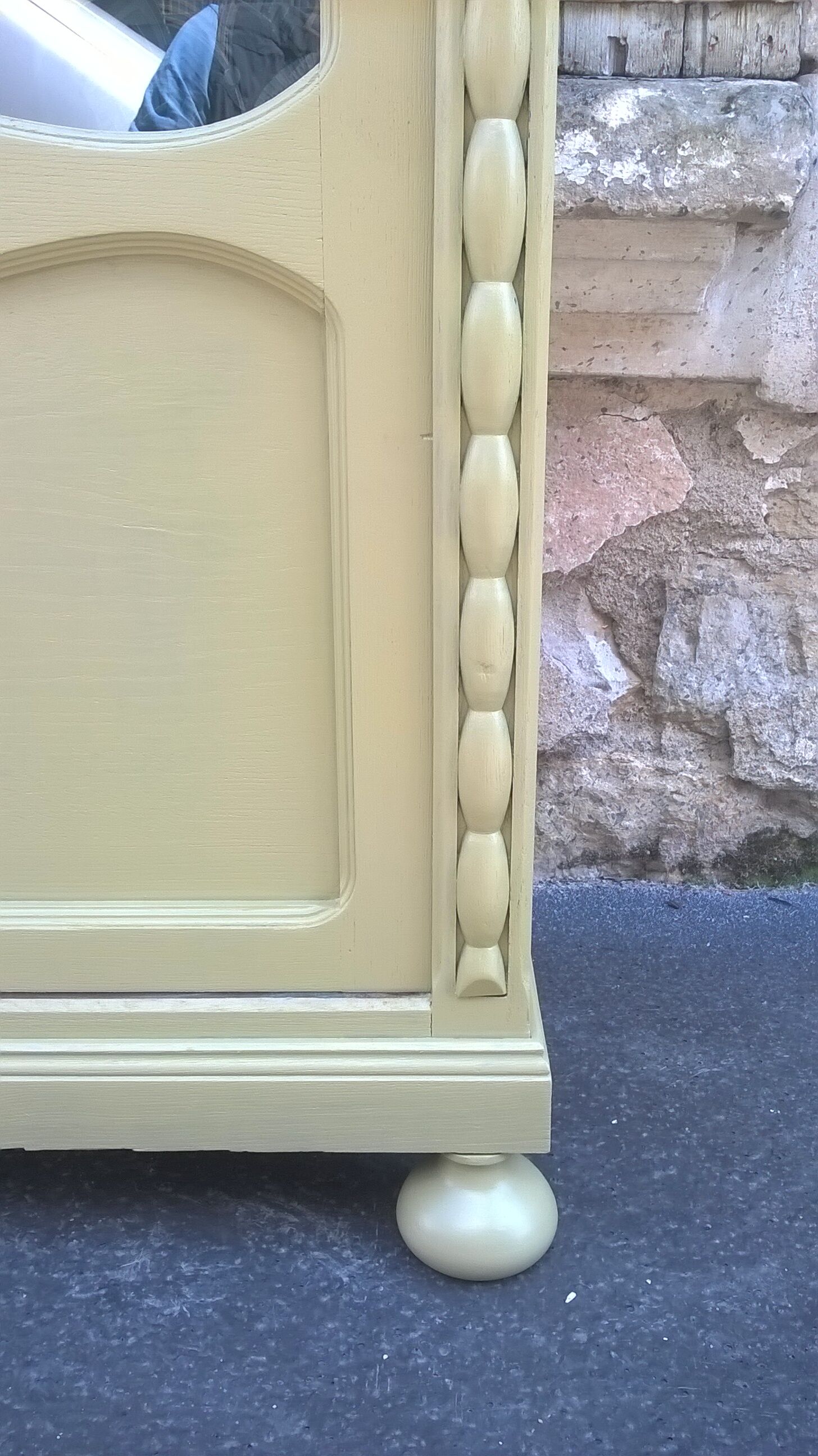 Parisian showcase cabinet 1930