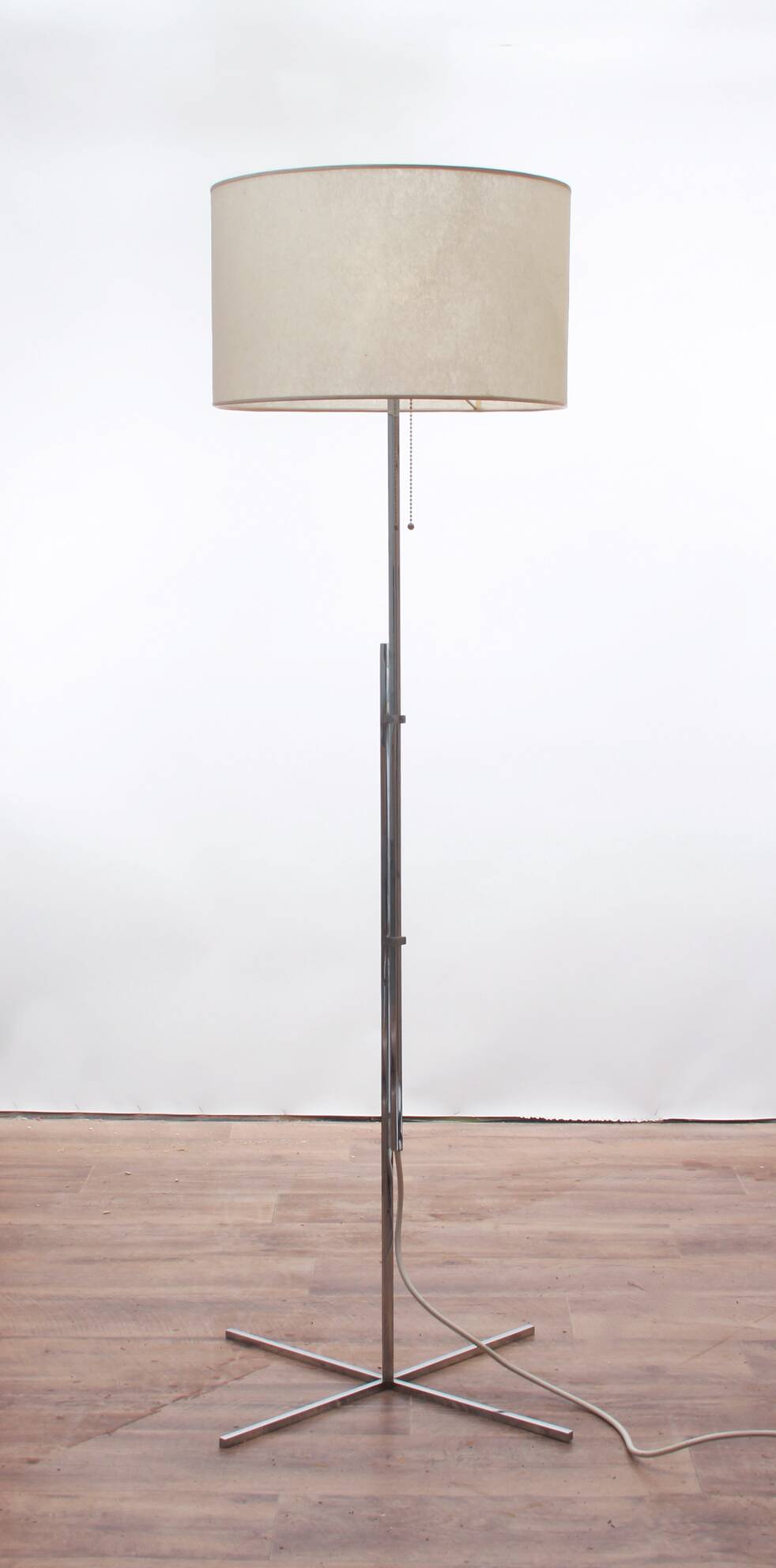 Minimalist floor lamp 1970s in chromed metal