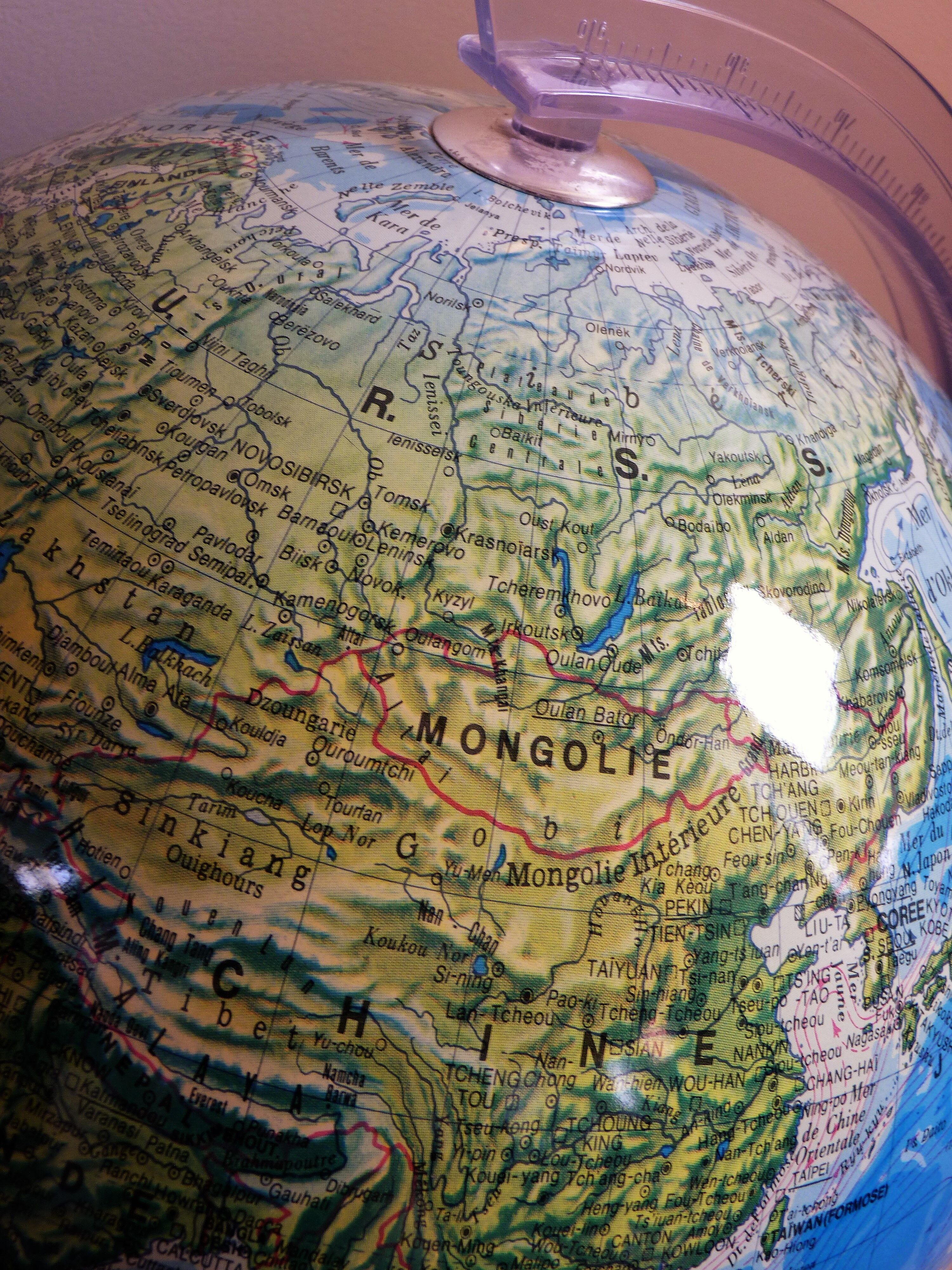 Luminous globe year 80