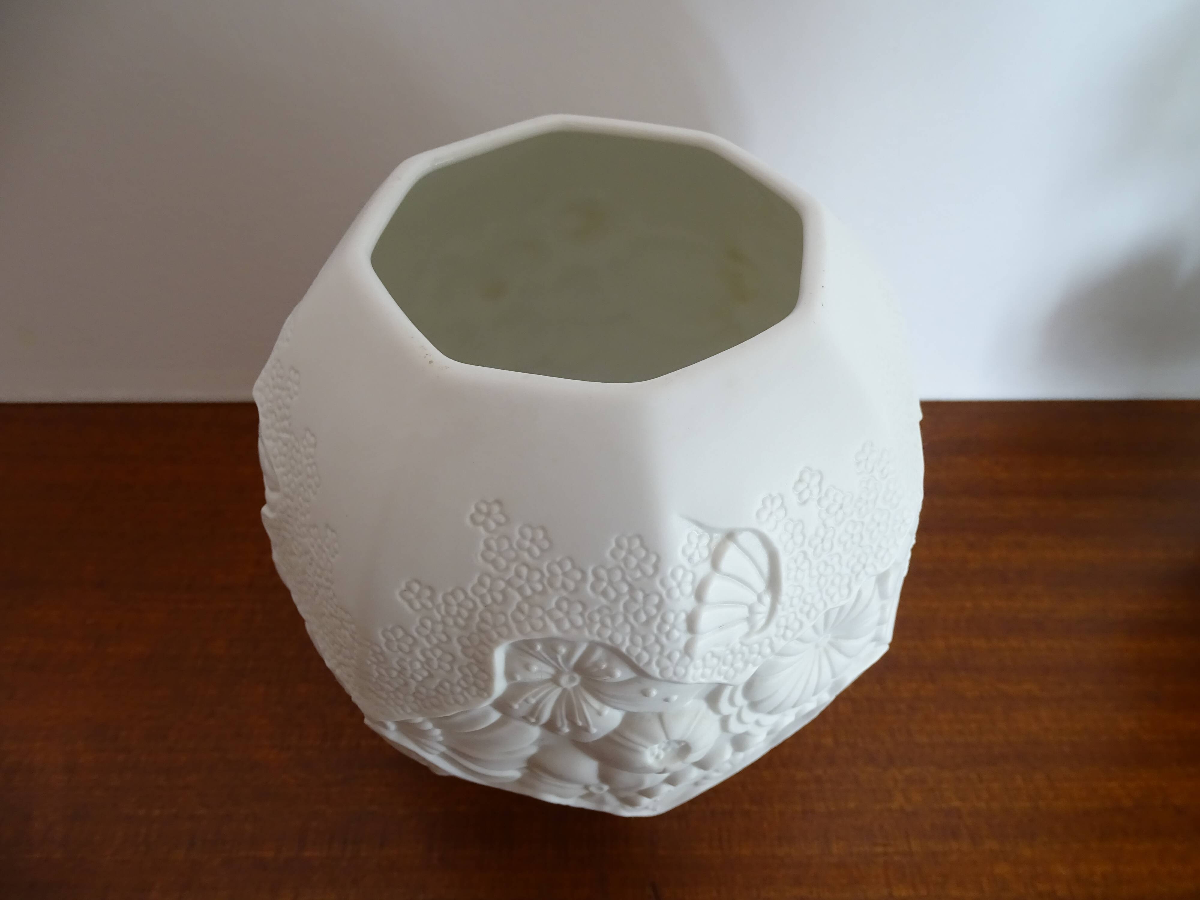 Kaiser Germany M Frey biscuit ball vase signed