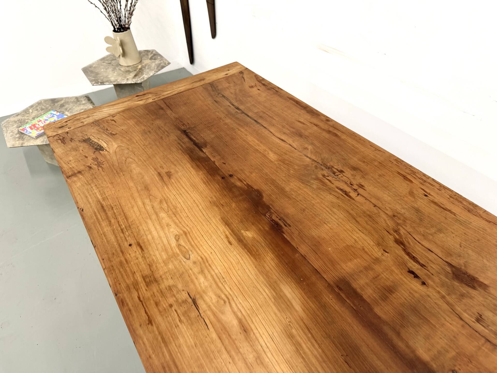 Solid walnut table - Tapered legs
