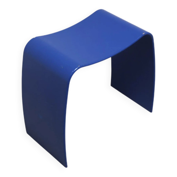 Tabouret bleu 'M' par Jørgen Møller pour Askman, années 1990.