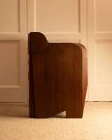 Paire de fauteuils sculpturaux en chêne, Pays-Bas début du XXe siècle