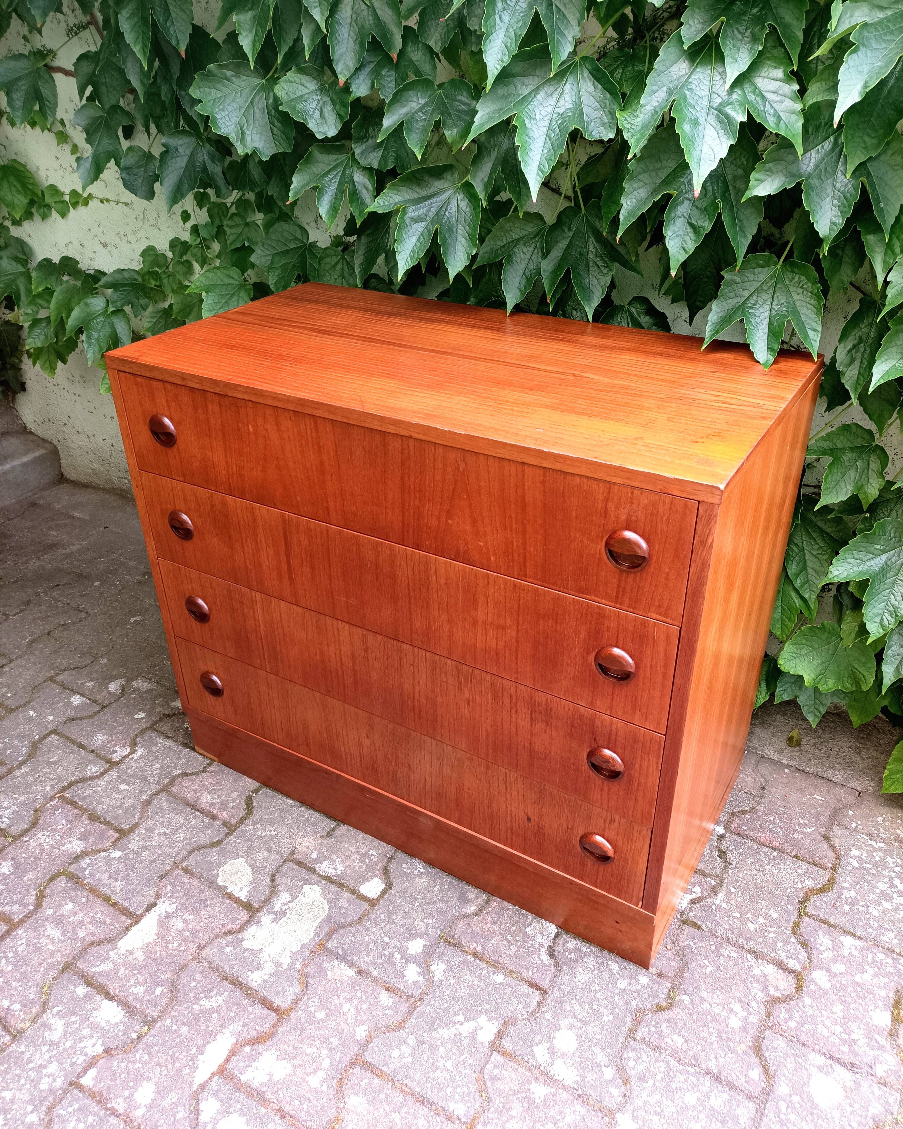 Scandinavian chest of drawers