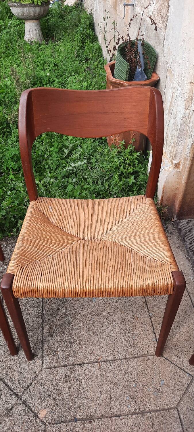 6 Scandinavian chairs