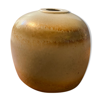 Virebent porcelain pebble vase