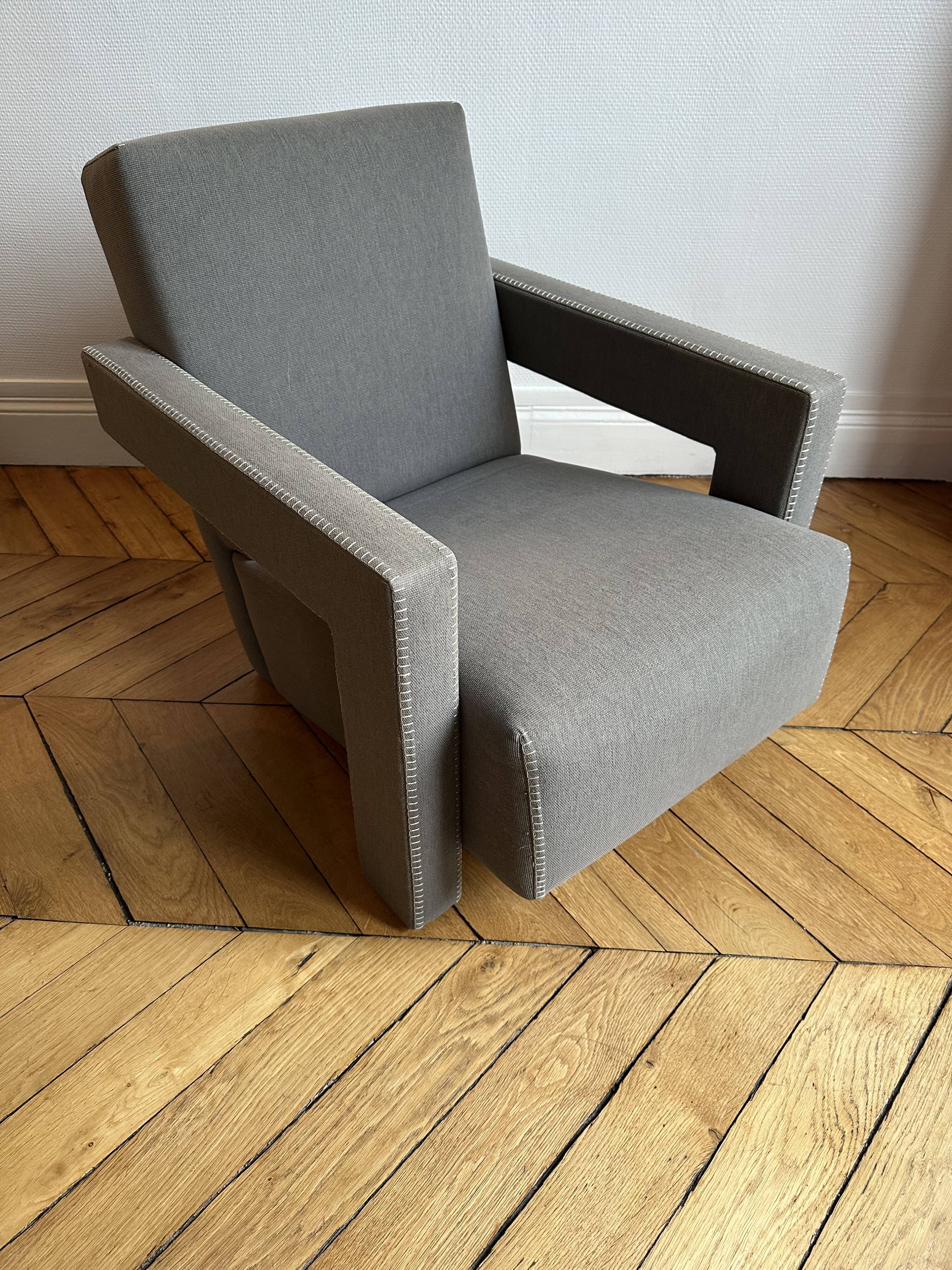 2 Fauteuil gris Rietveld Utrecht