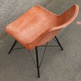 Set of 6 leather chairs with black metal frame