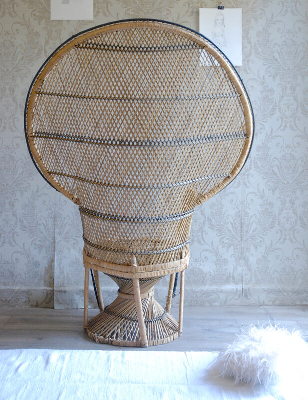 Armchair Emmanuelle