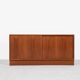 Midcentury Danish lowboard in teak with 2 sliding doors by Hundevad 1960s - 138cm