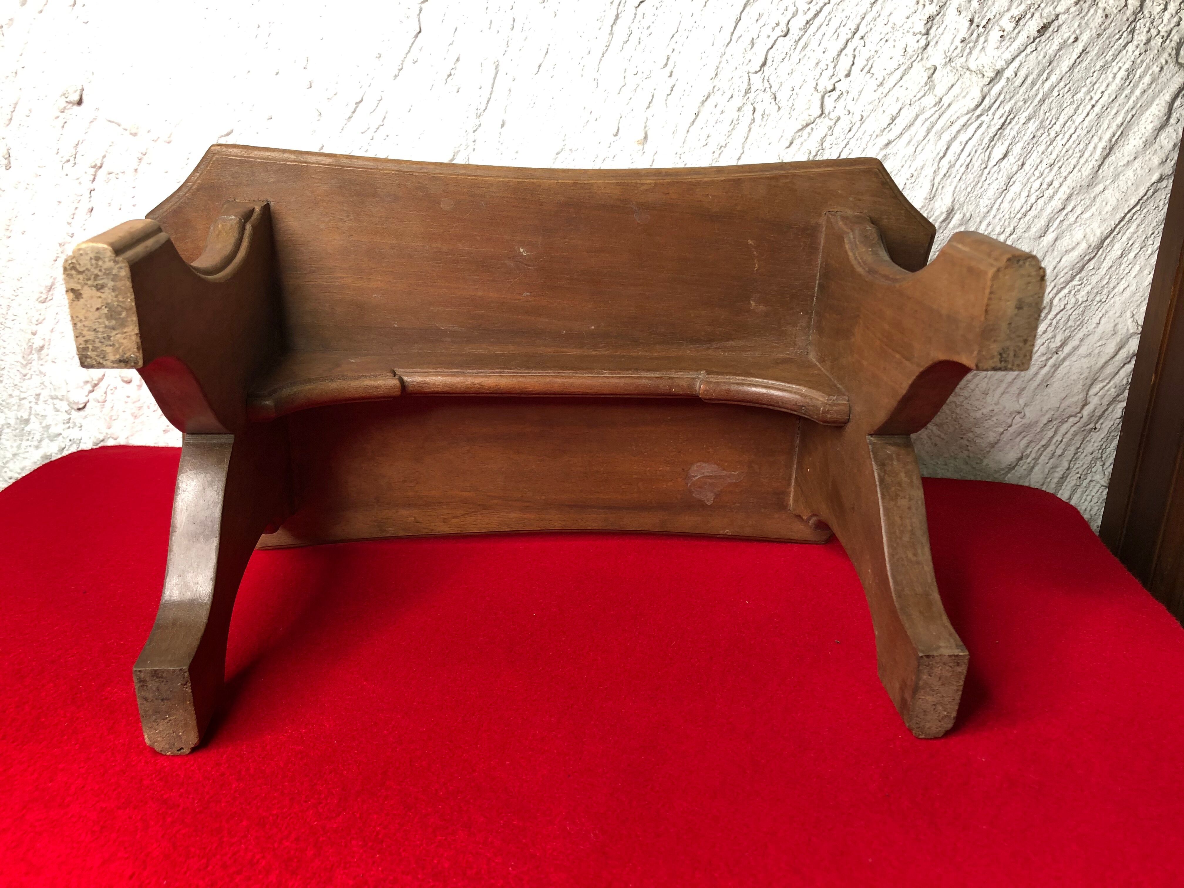Wooden footrest bench