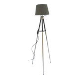 Tripod lamp