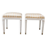 Tabourets gustavinistes à décor sculpté et peint et tapisserie solide, rayés avec pieds en laiton - comte