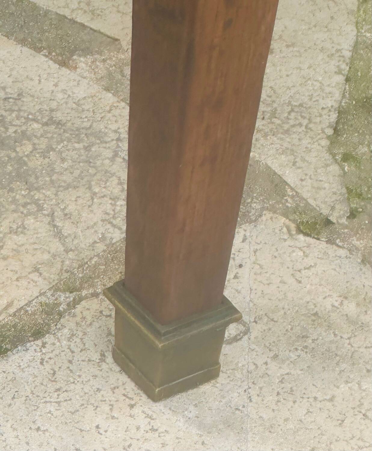 Walnut table, Directoire, 18th century period