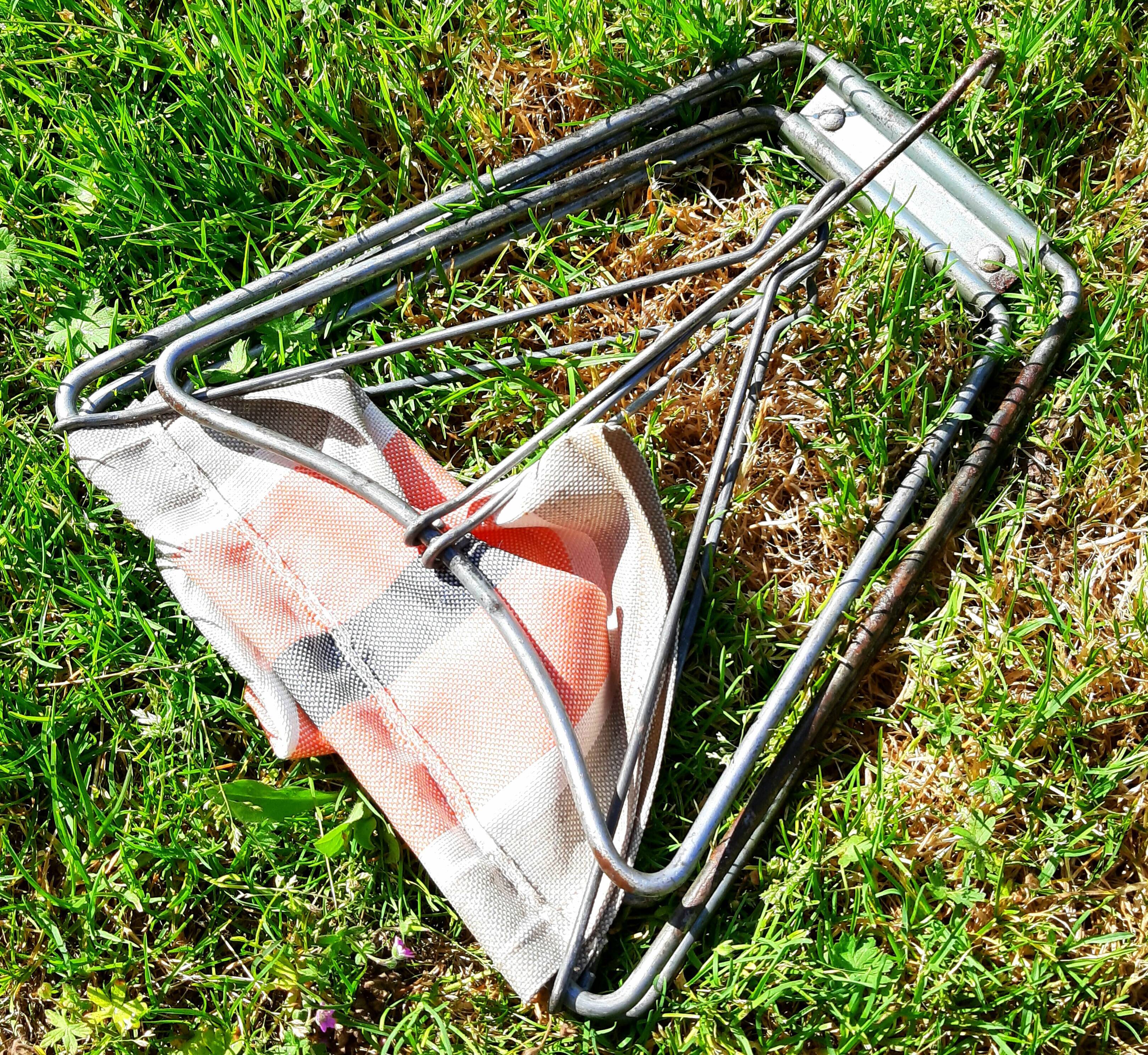 Folding camping chair