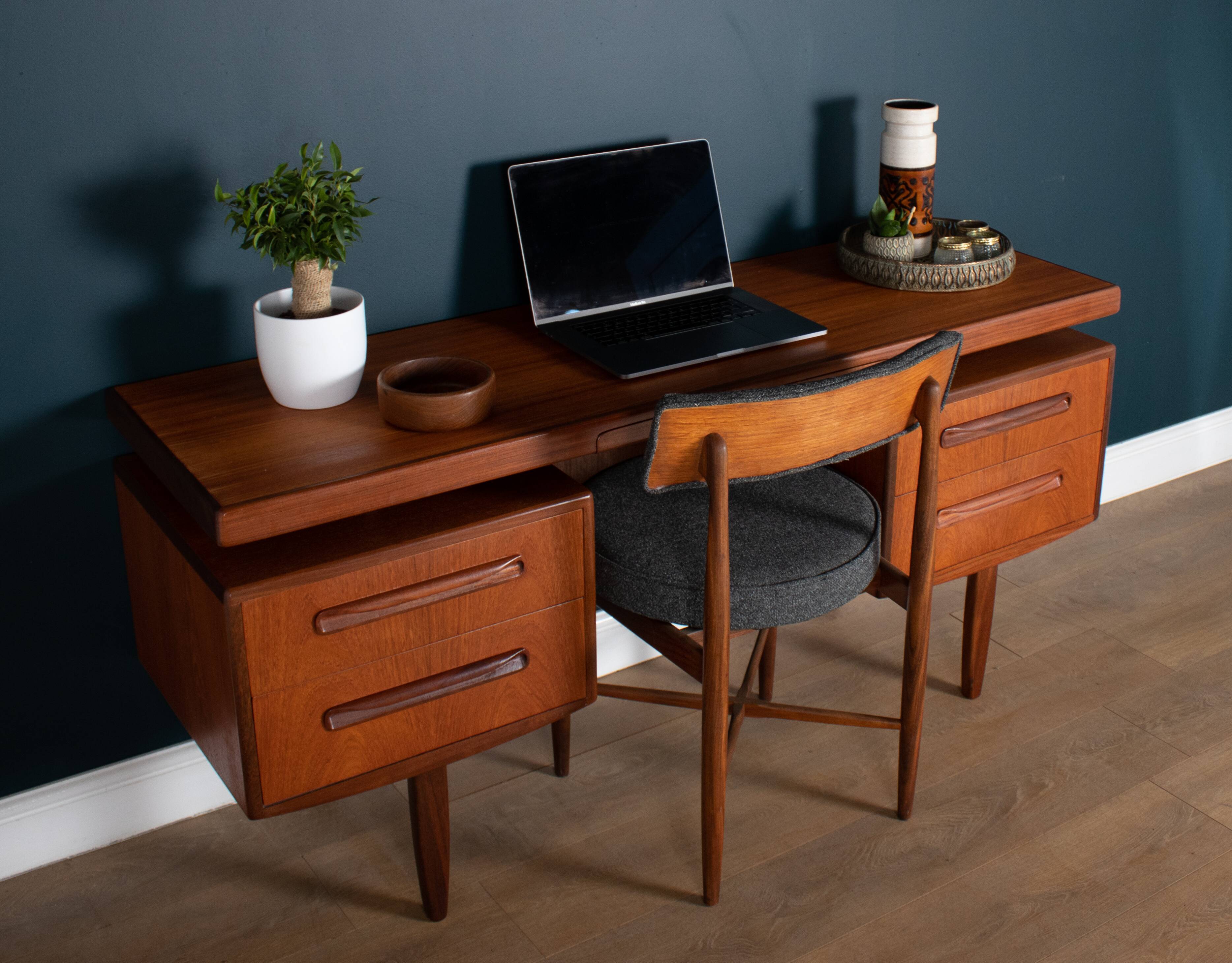 Bureau par Victor Wilkins pour G-plan