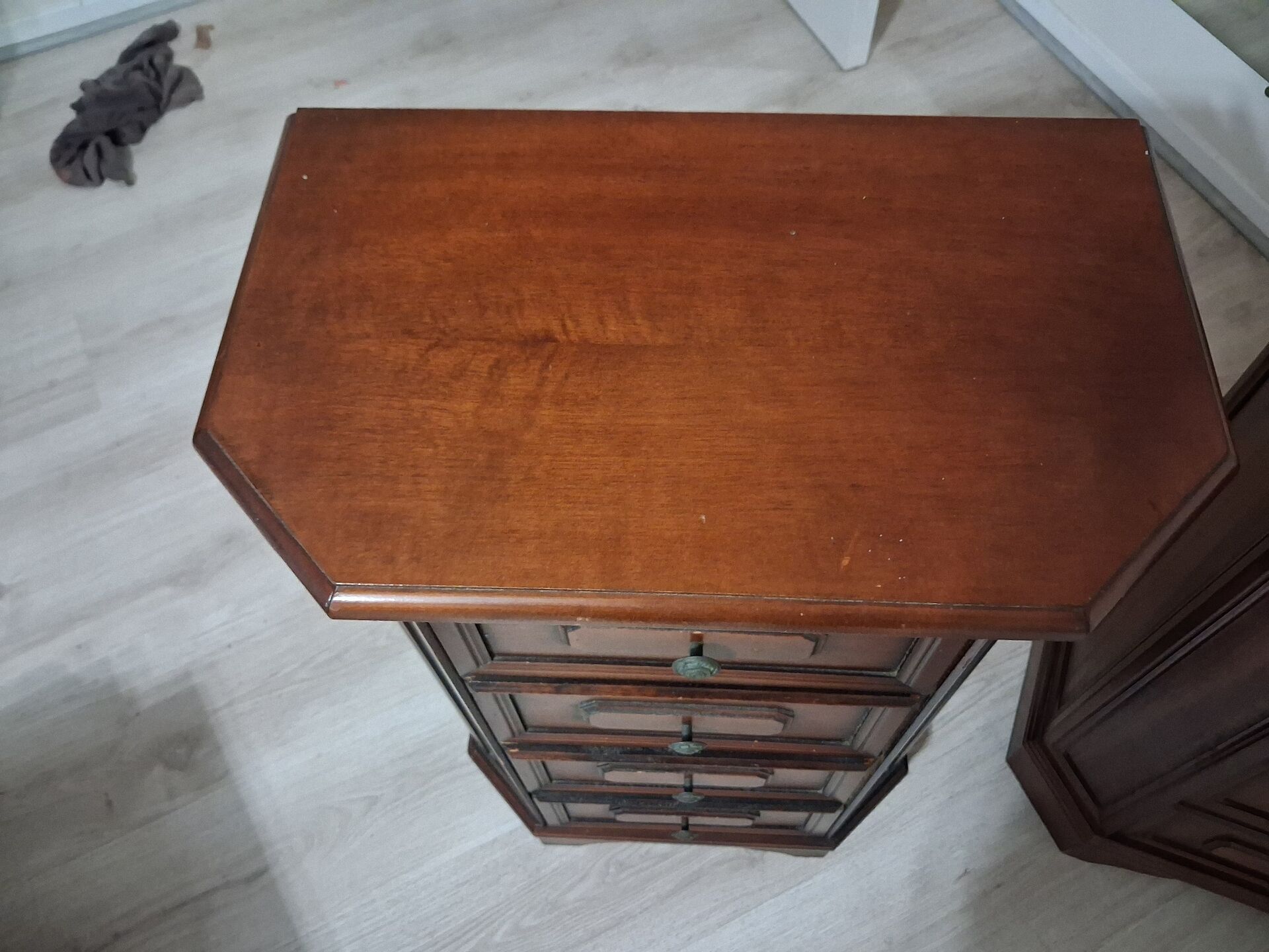 Set of 2 Chest of Drawers with 4 drawers