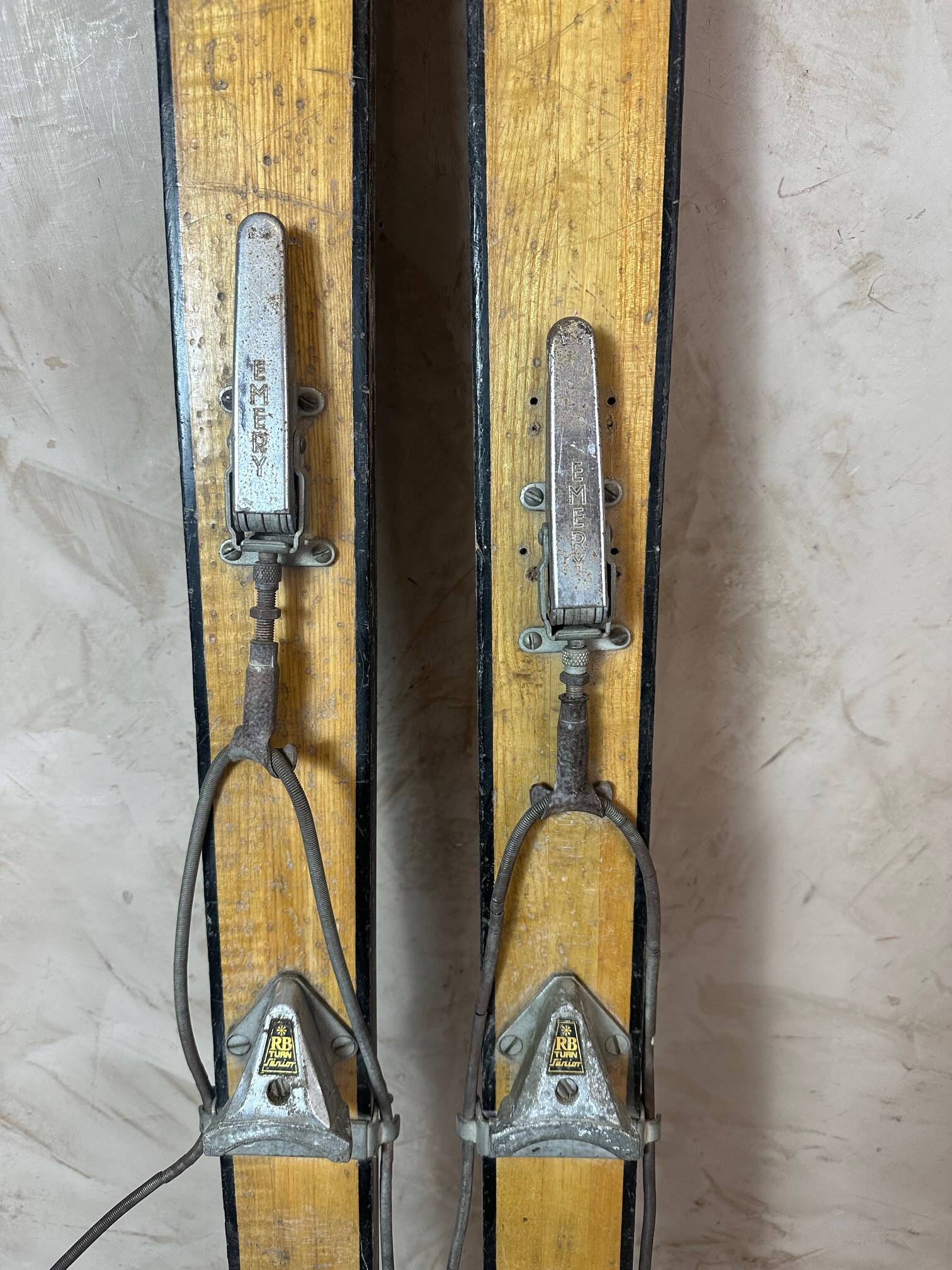 Old pair of skis
