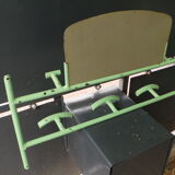 Portemanteau métal vert et son miroir ancien