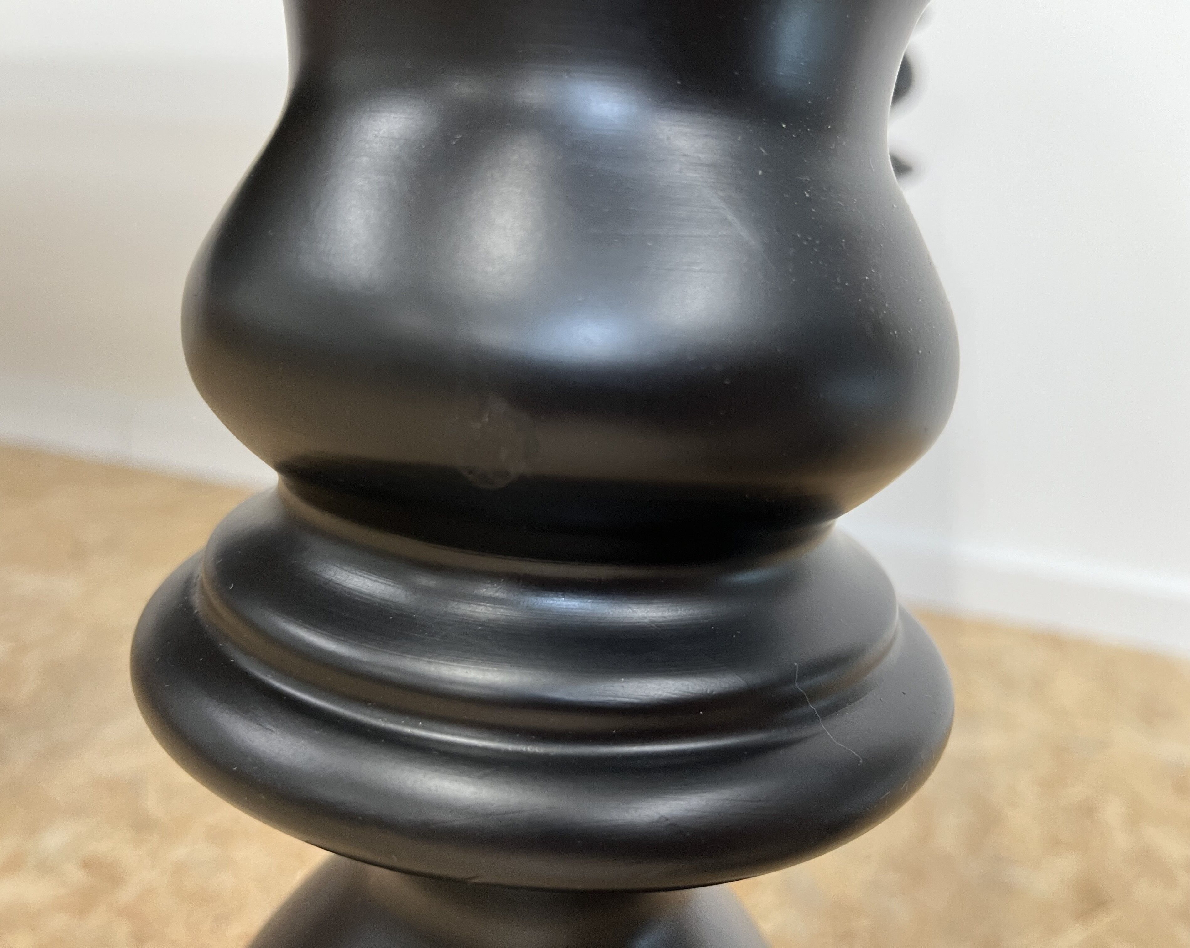 Table à manger classique en bois, pieds noirs, 12 couverts