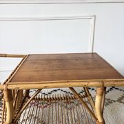 Table basse porte revues en rotin vintage