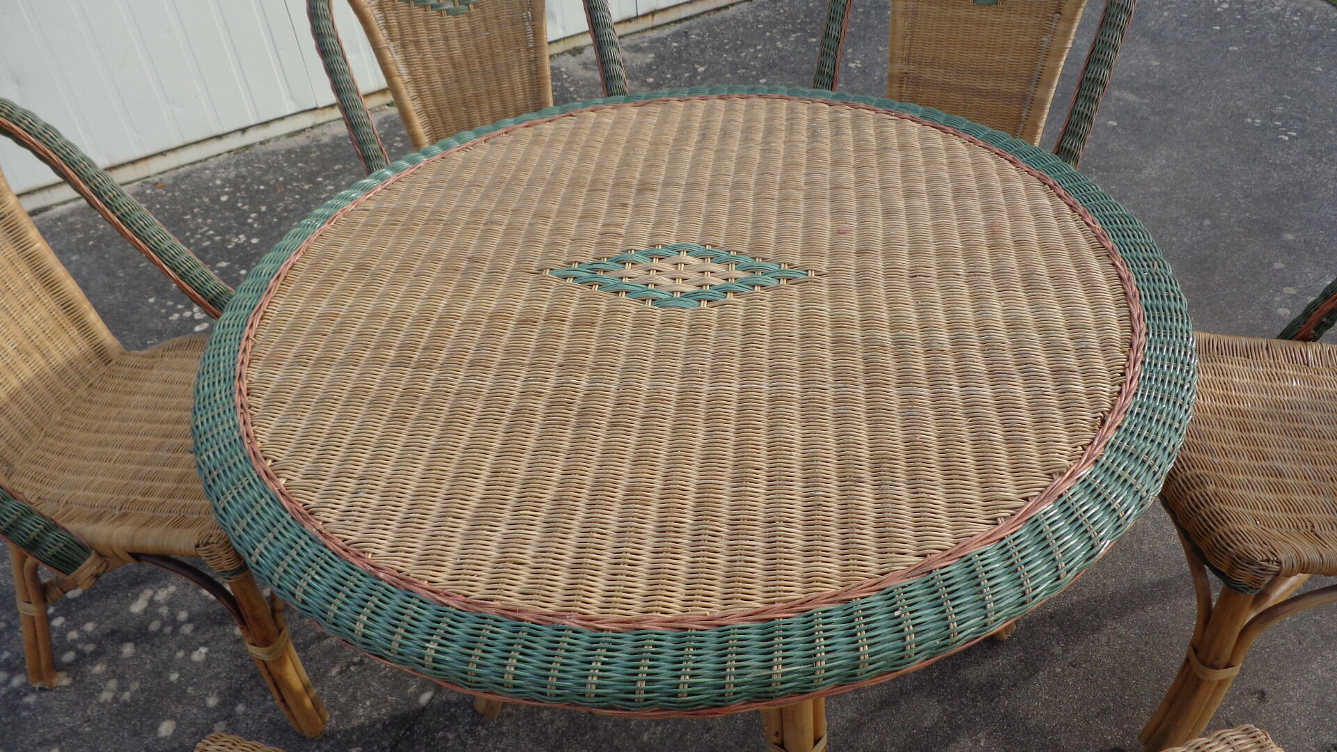 Rattan garden lounge