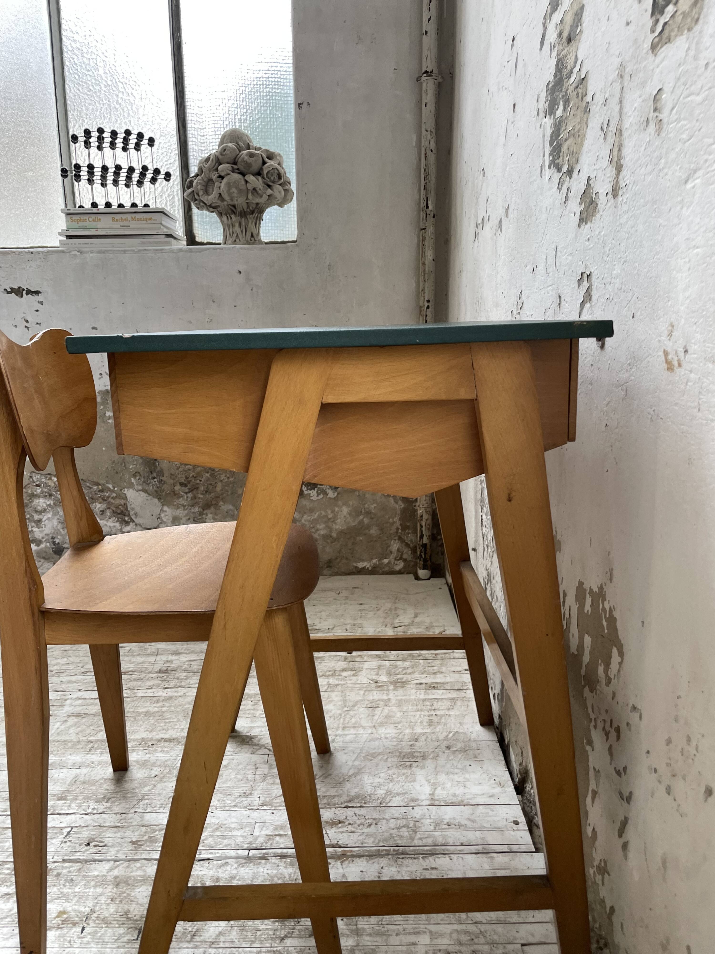 Bureau et chaise enfant pieds compas