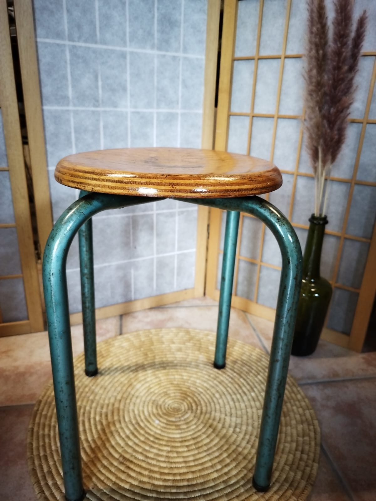 Industrial style tubular foot workshop stool