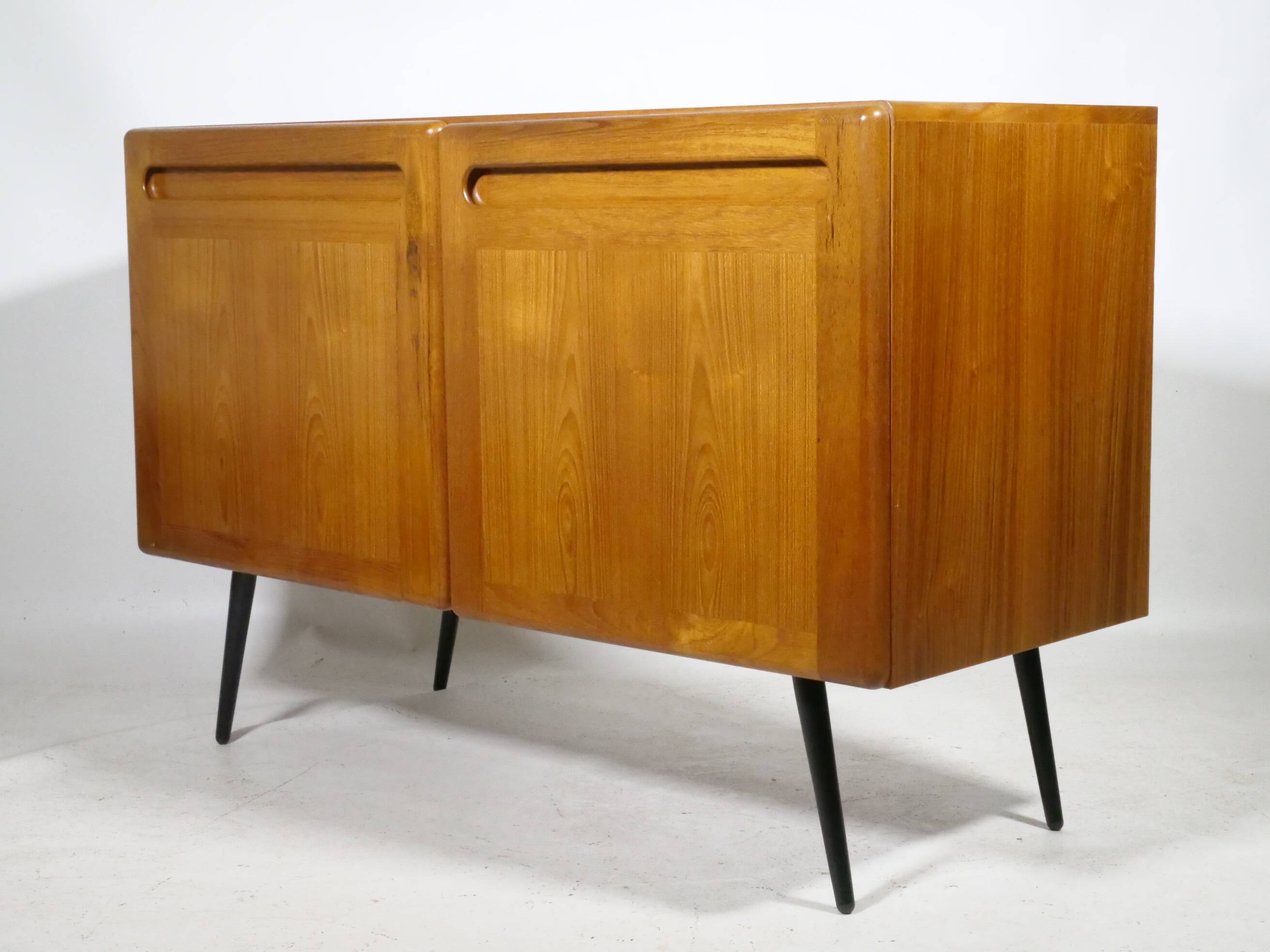 Buffet design danois en teck des années 1960