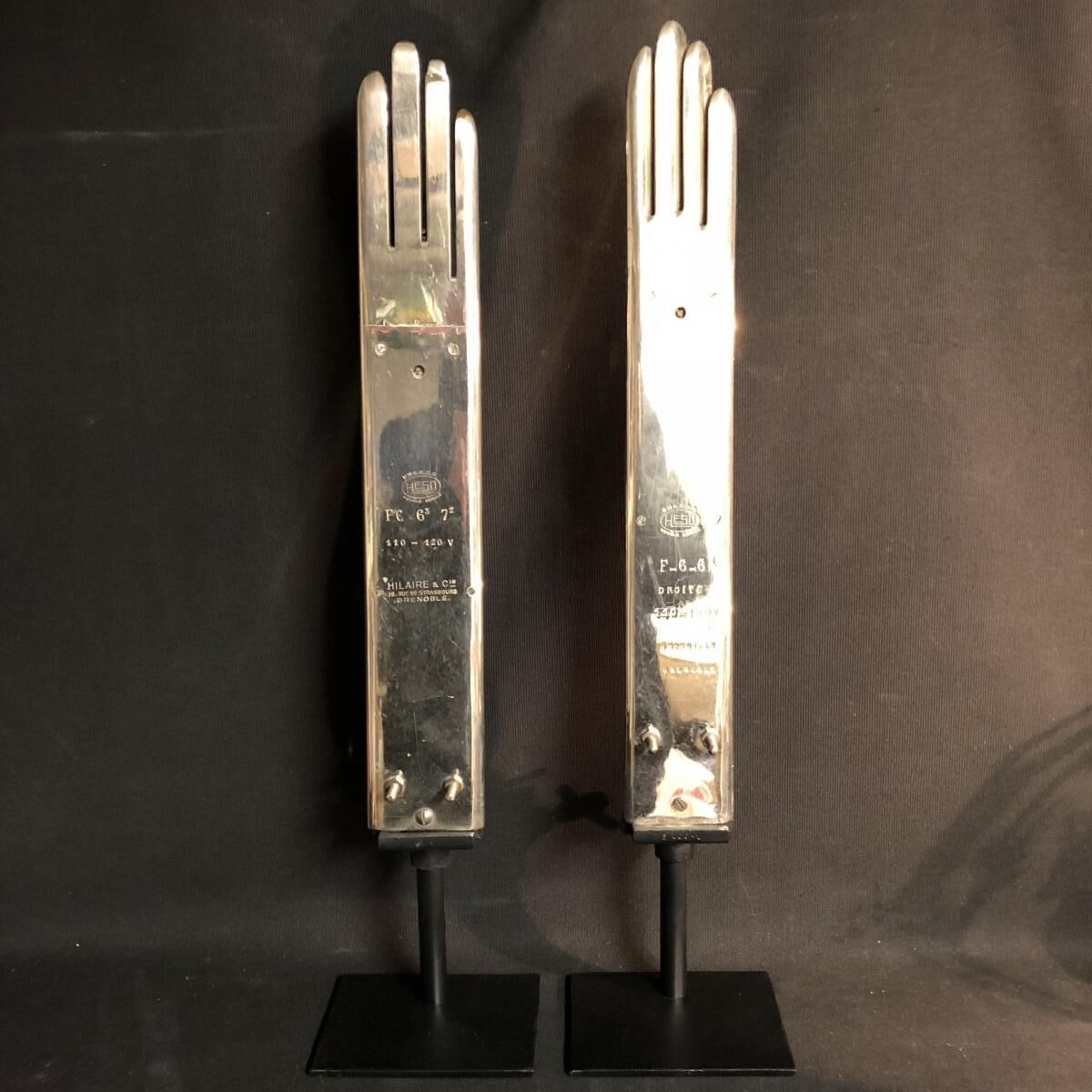 Form of Glover in chromed metal 1940 man hand