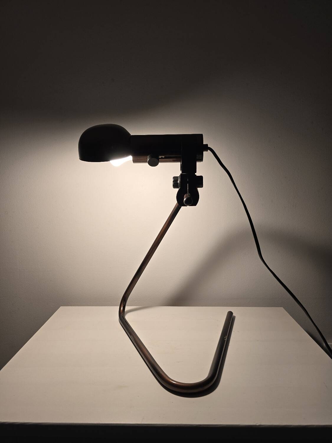 Lampe de table ajustable en bronze des années 80